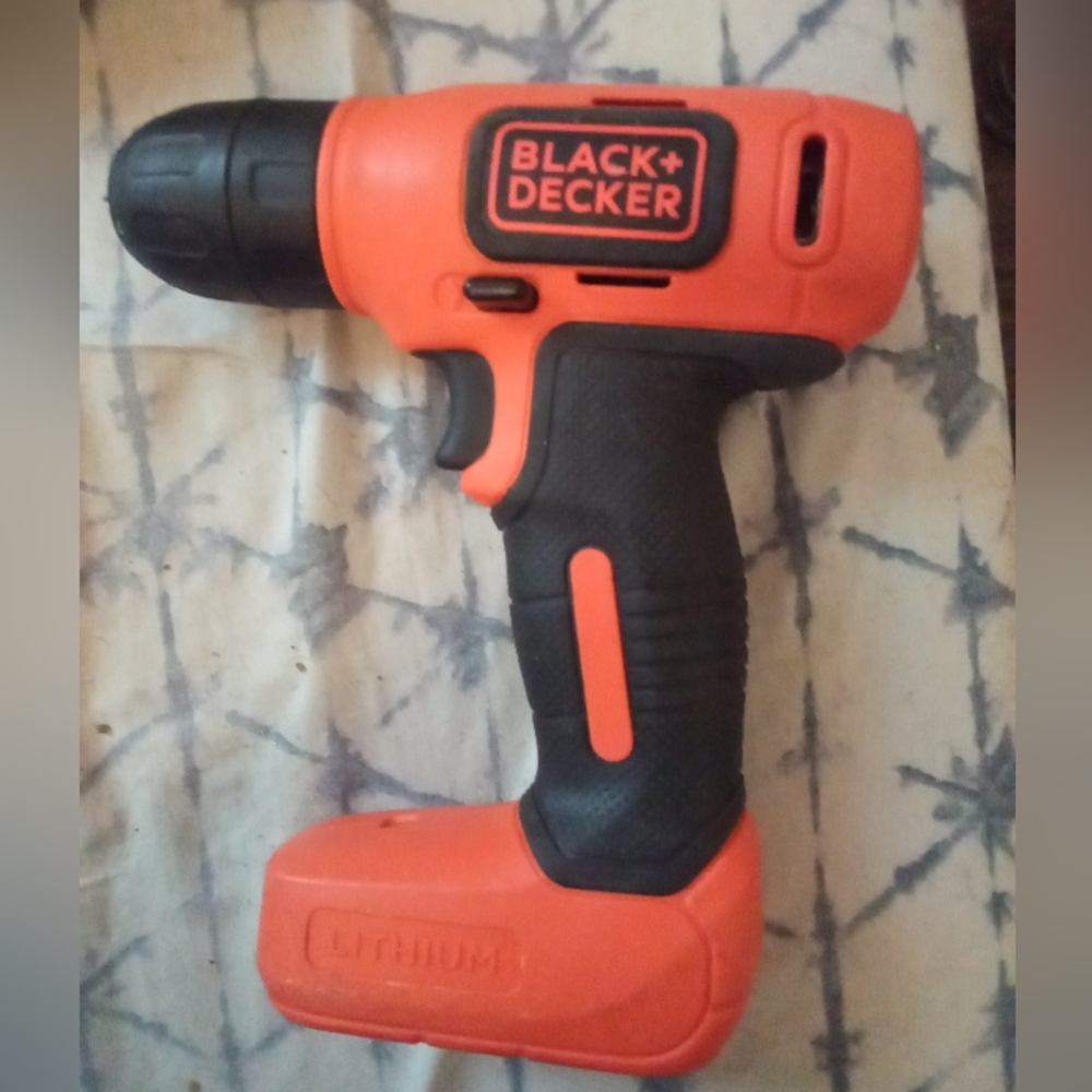 BLACK+DECKER 8V MAX Cordless Drill/Driver